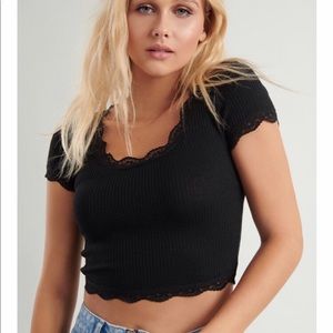 Garage lace cropped tee
